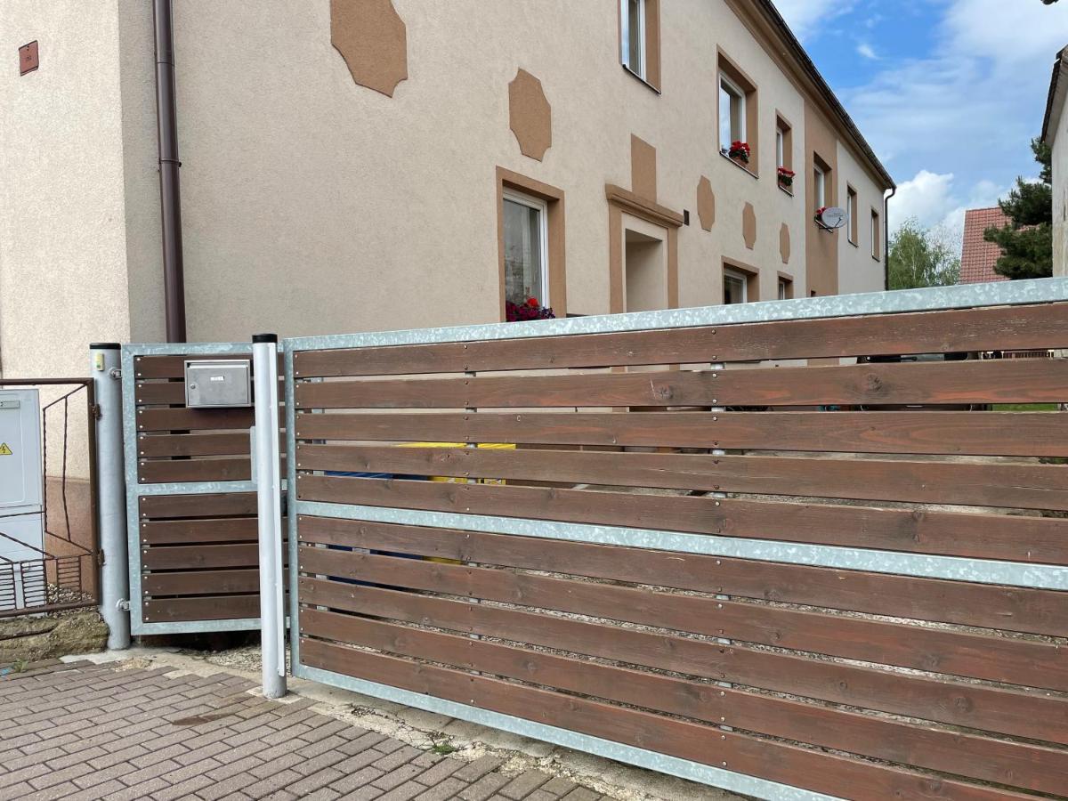Penzion Garsoniera v roddiném domě Dubice Exteriér fotografie
