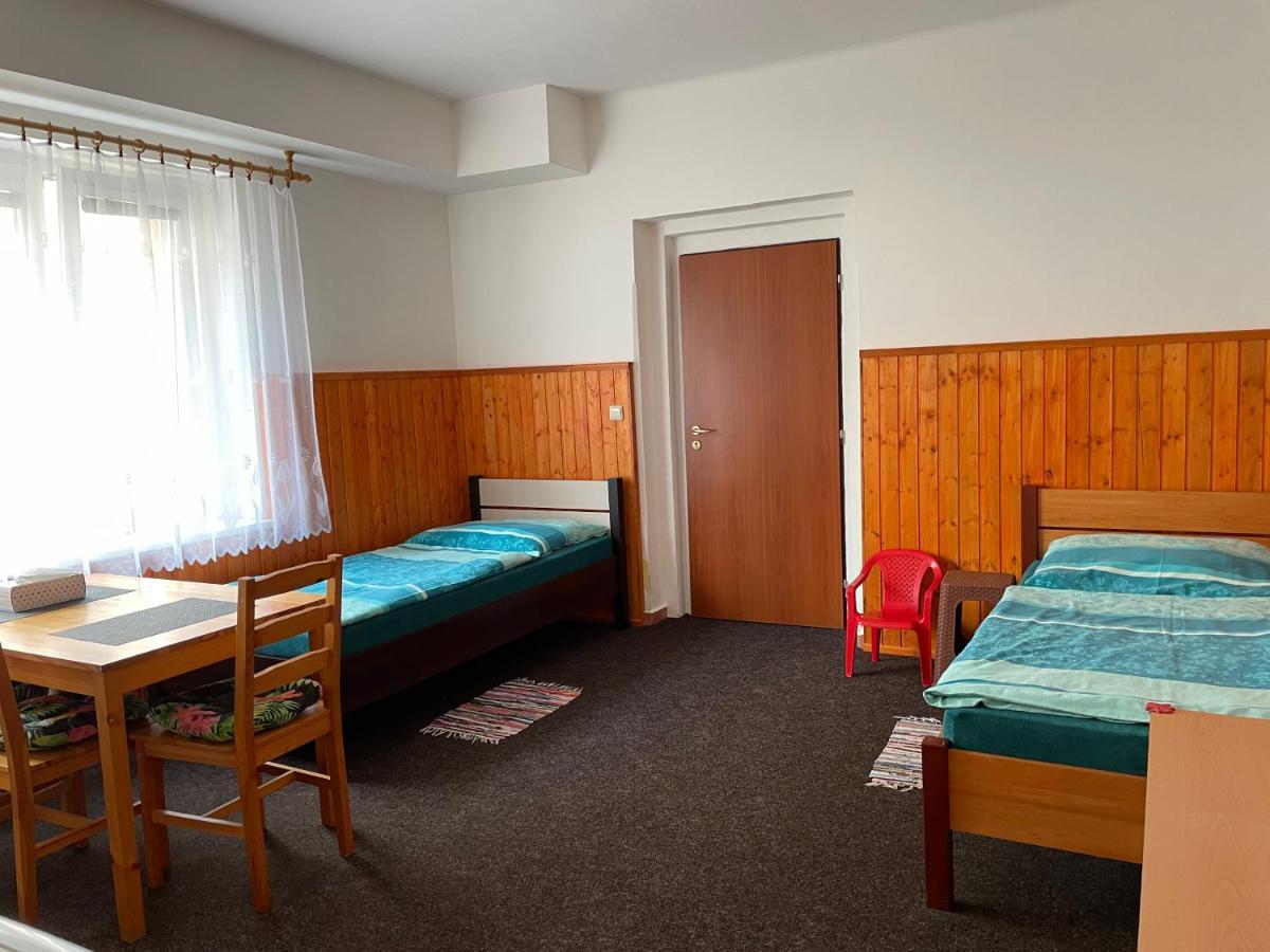 Penzion Garsoniera v roddiném domě Dubice Exteriér fotografie