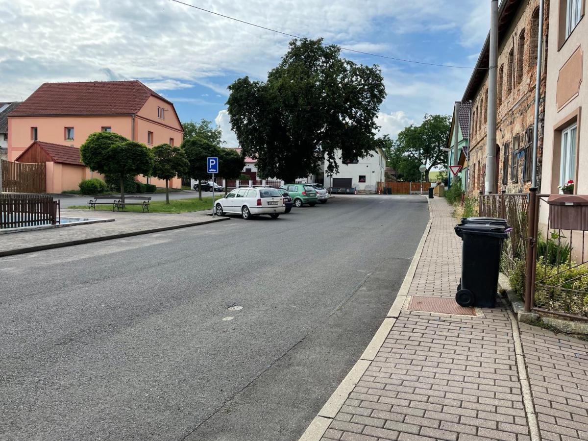 Penzion Garsoniera v roddiném domě Dubice Exteriér fotografie